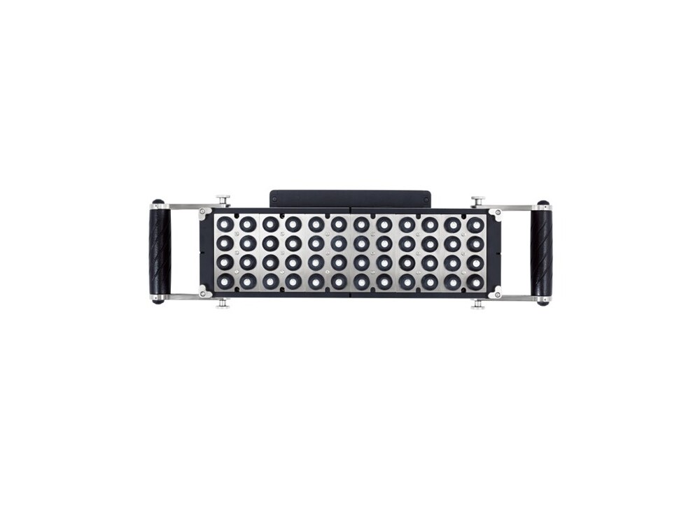 Permukaan matrix antenna array 48 transducer pada A1040 MIRA Classic