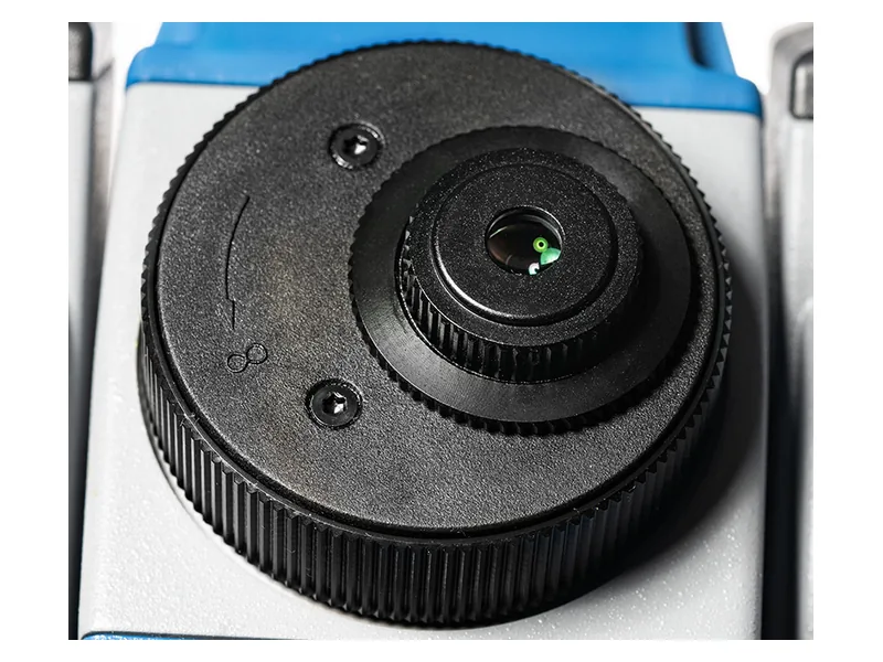 Detail eyepiece teleskop dan cincin fokus INTEC Ranger B total station